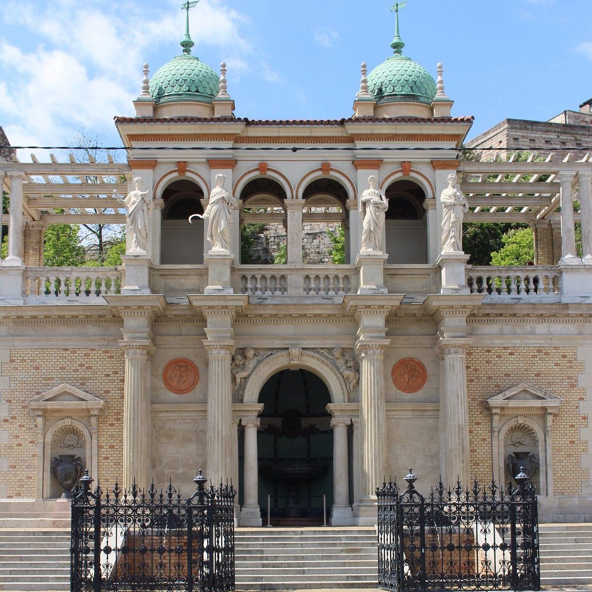 Castle Garden Bazaar